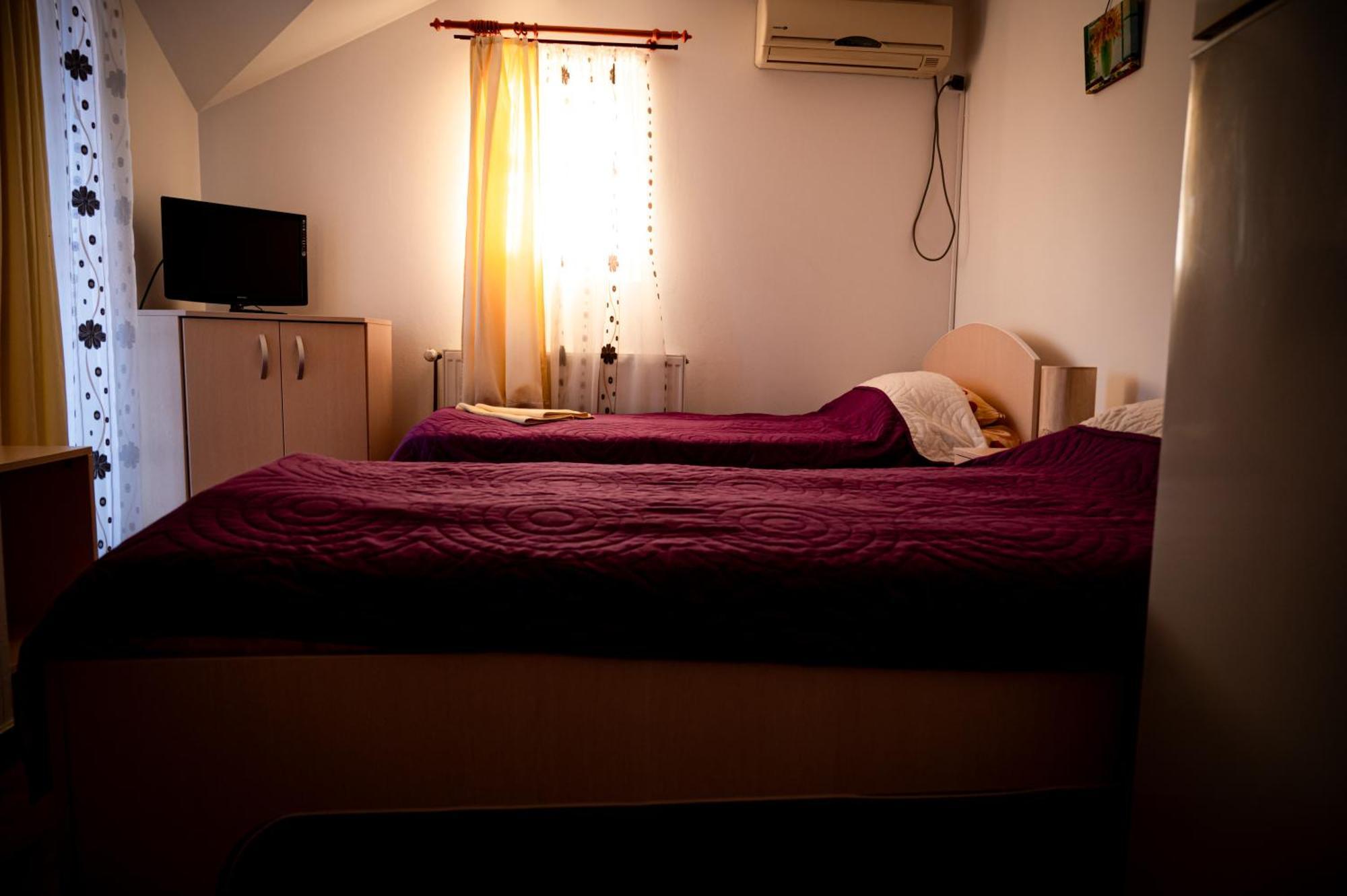 Casa La Dinamo Hotell Două Mai Eksteriør bilde