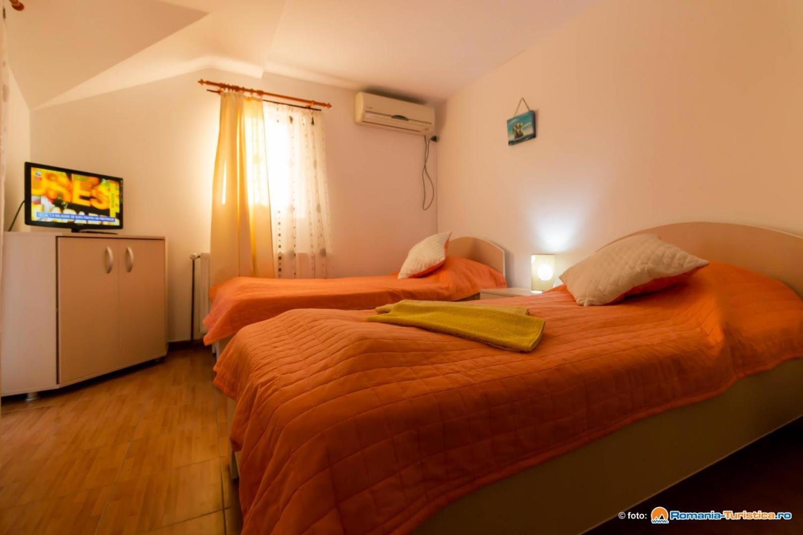 Casa La Dinamo Hotell Două Mai Eksteriør bilde